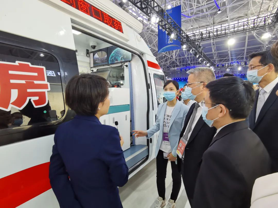 Moments at Boao NGP showed up with products at global health expo 